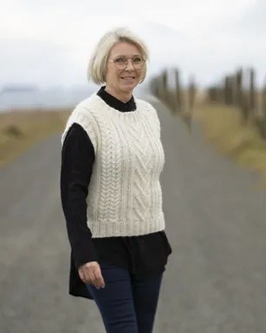 Hovedbilde Katalog 2035-9a og b. Mor (a) og  Sammen (b) vest