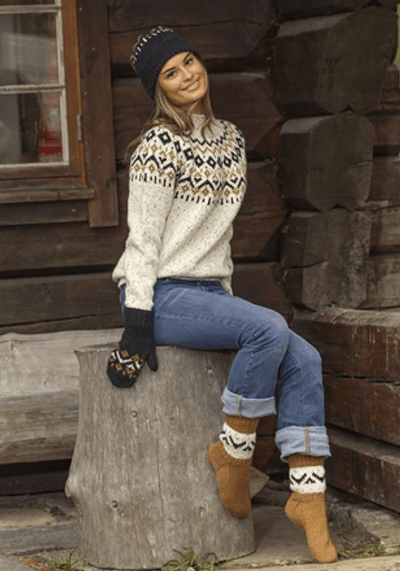 Katalog 2433 Lun strikk i Raggen