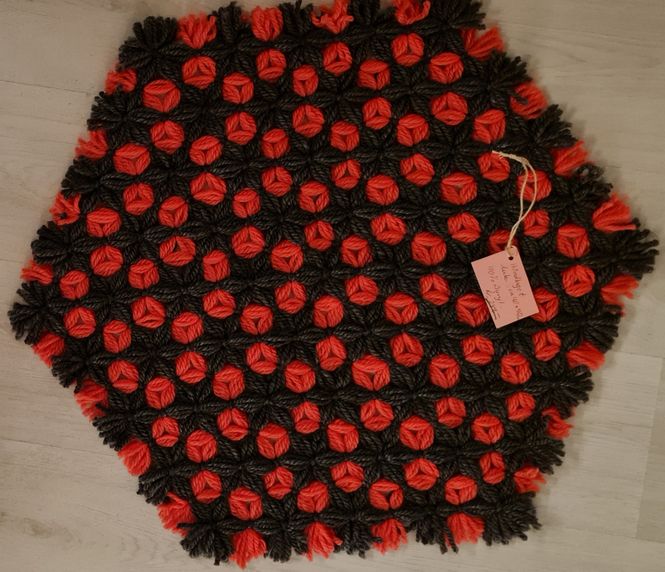 Hovedbilde Håndlaget duk ca 60 x 60